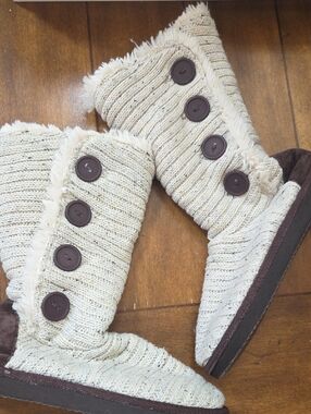 Muk Luks Cream Knit Button-Accent Women’s Boots